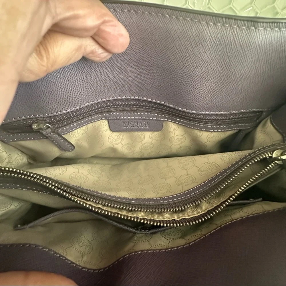 Michael Kors Lavender Saffiano Leather Satchel Bag With Detachable Strap & Dust - Picture 4 of 16